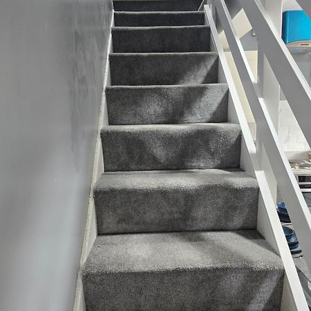 Manchester - House - Sleeps 6 - Parking - Garden Kültér fotó