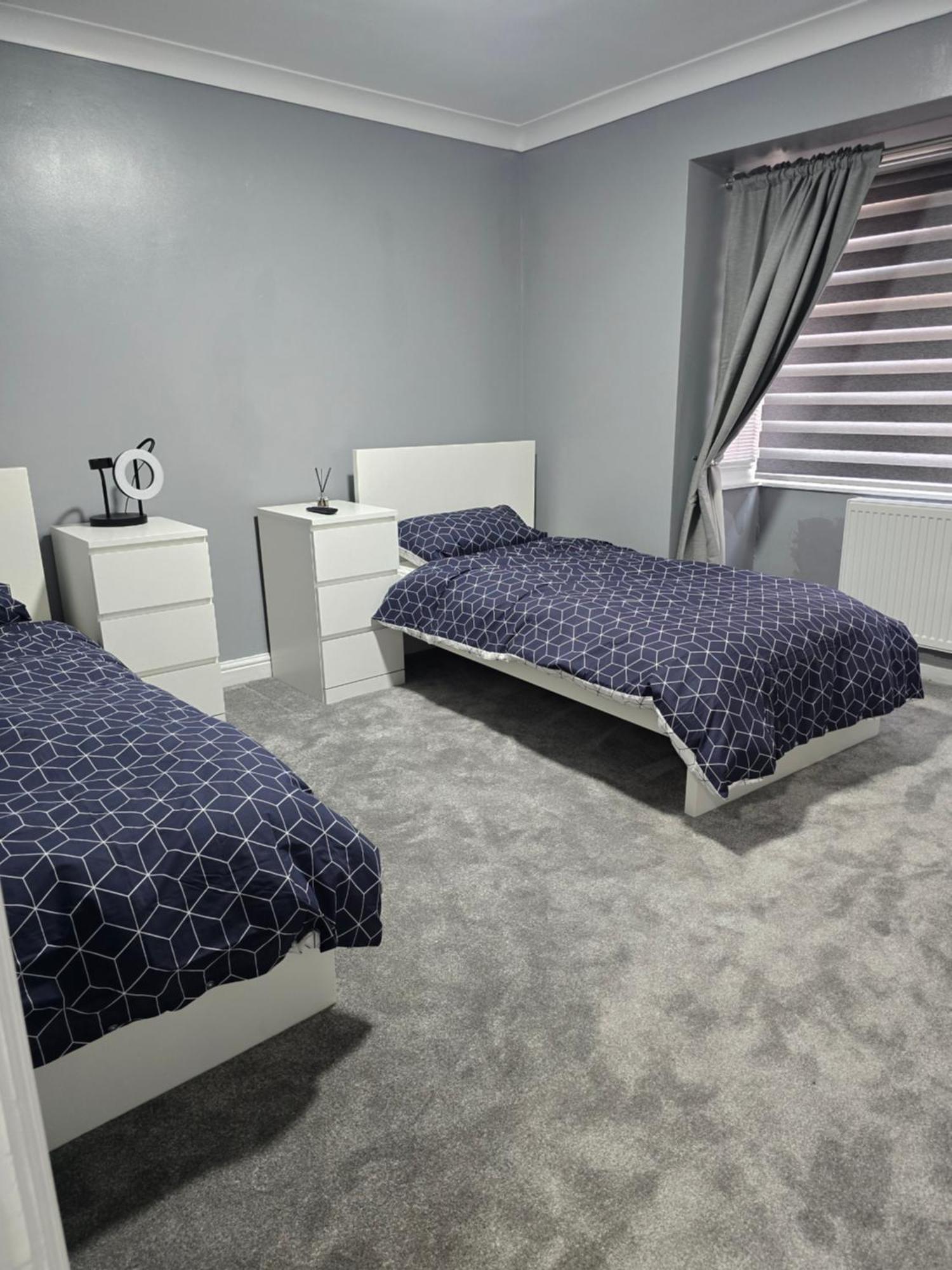 Manchester - House - Sleeps 6 - Parking - Garden Kültér fotó